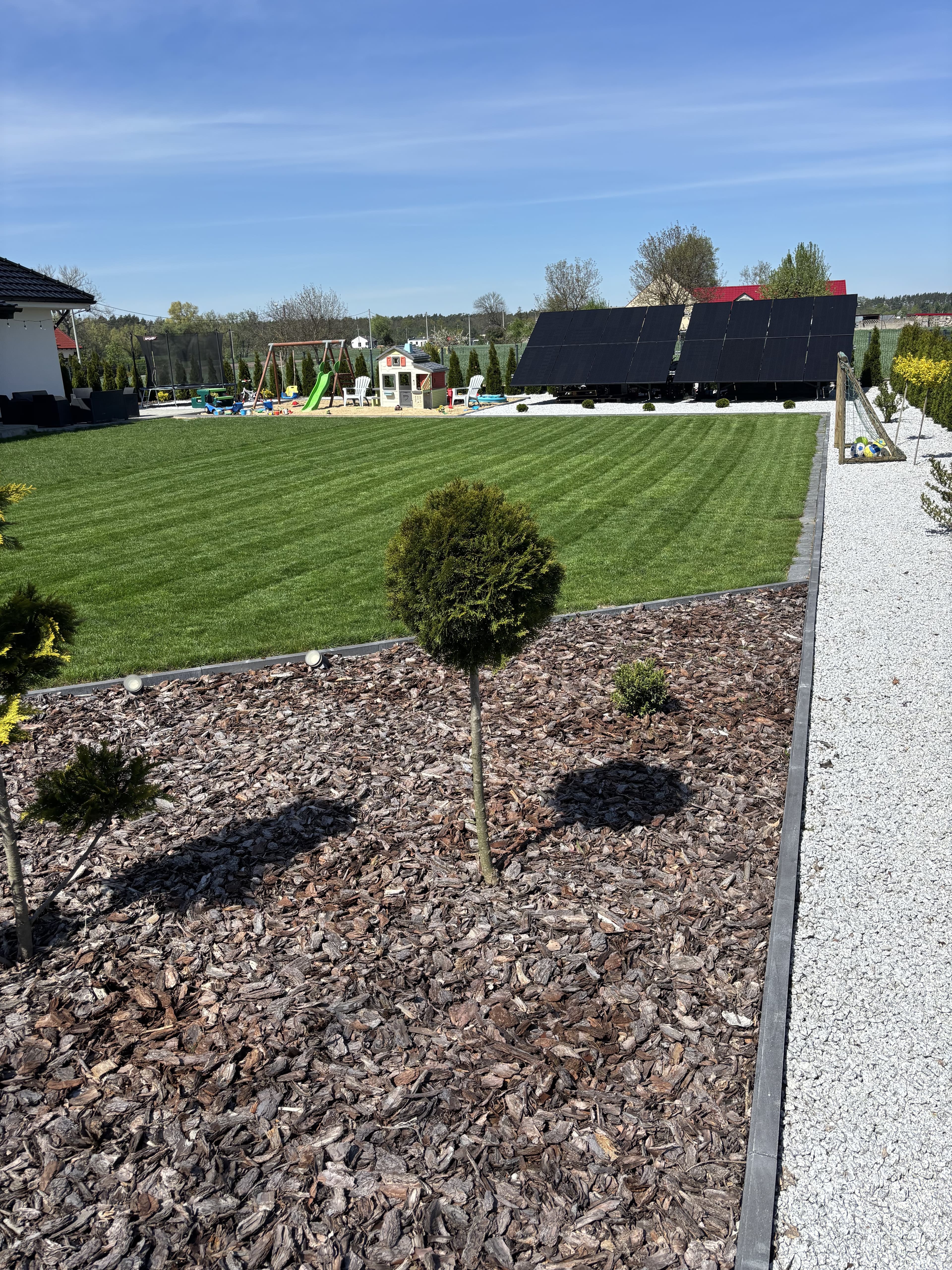 Mech OFF - skuteczny preparat na mech w trawniku i ogrodzie