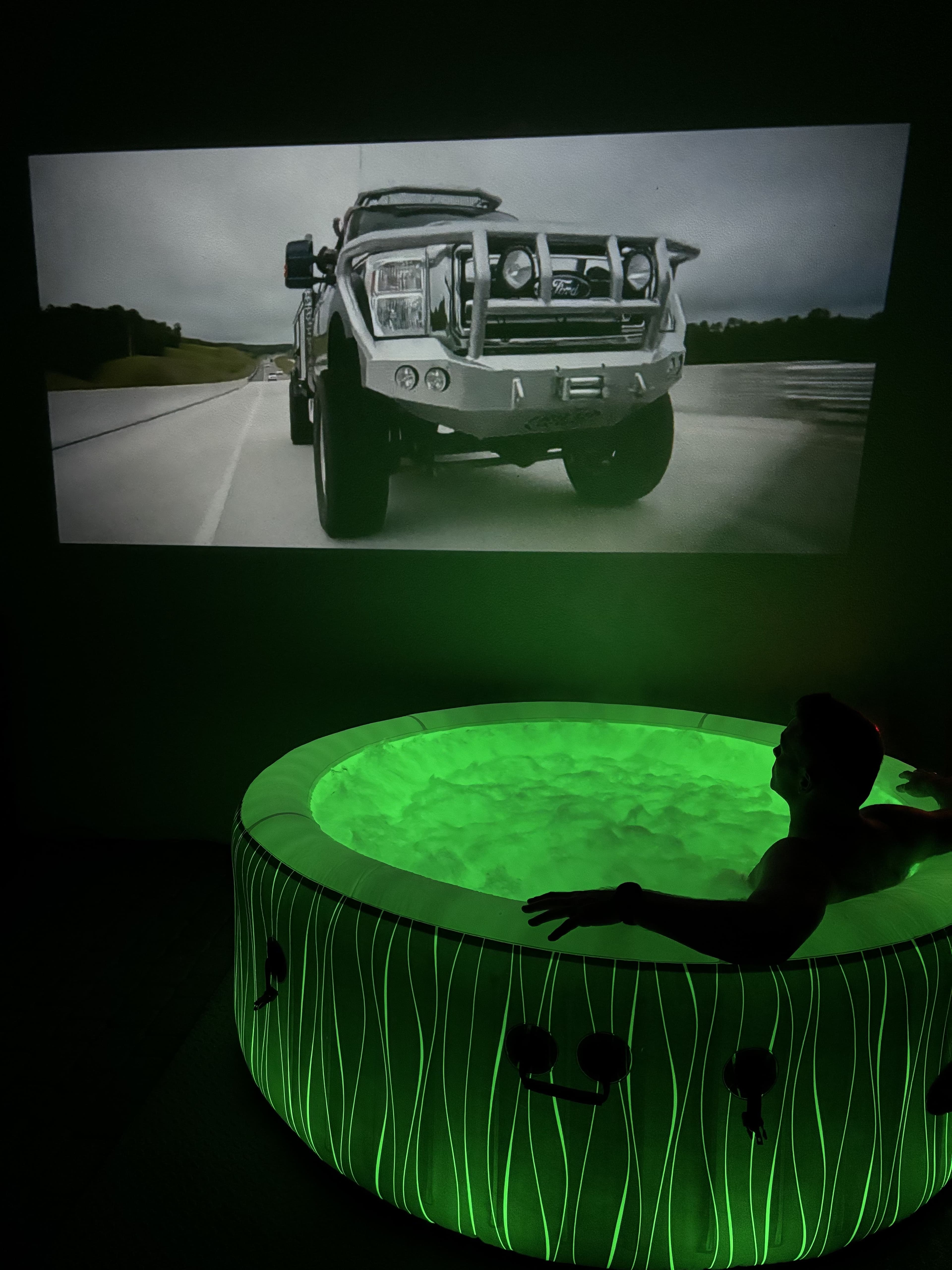 Dmuchane Jacuzzi Ogrodowe - Twój przydomowy luksus - Oświetlenie LED i poduszki GRATIS