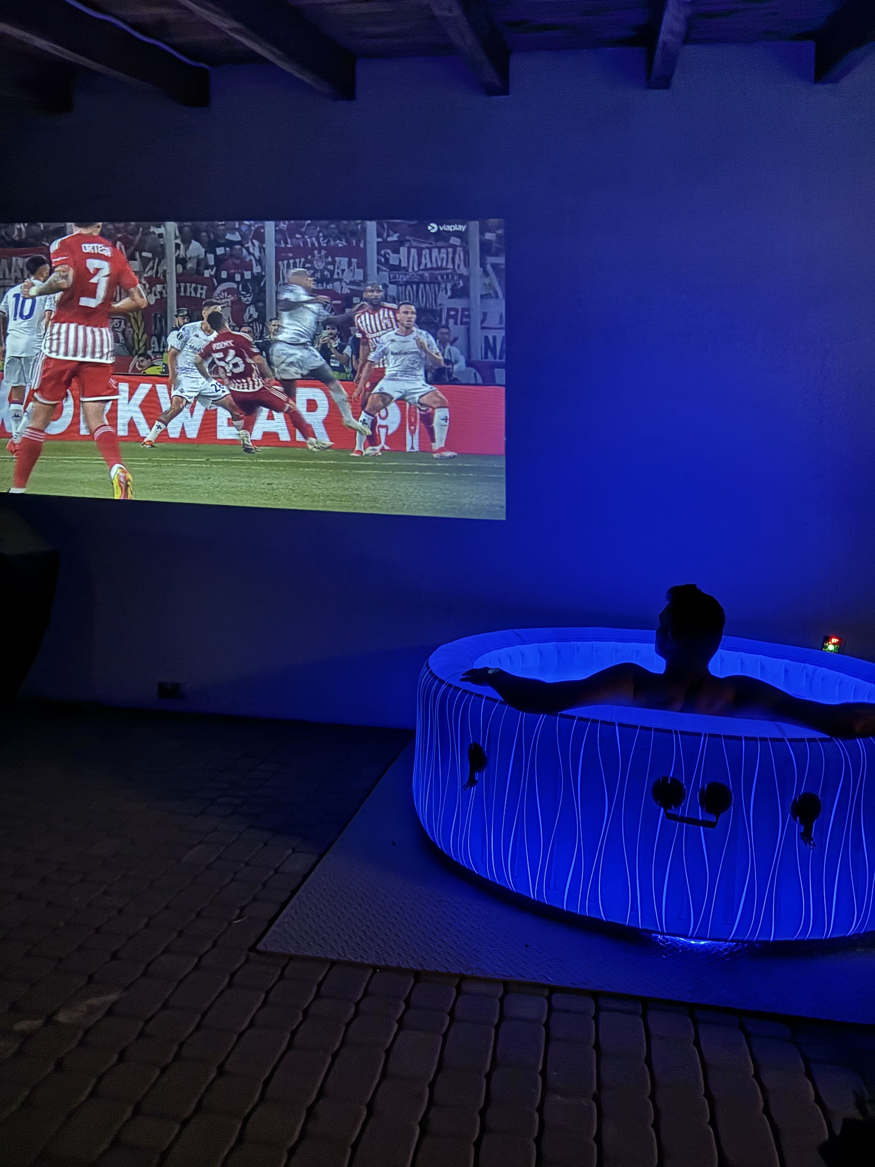 Dmuchane Jacuzzi Ogrodowe - Twój przydomowy luksus - Oświetlenie LED i poduszki GRATIS