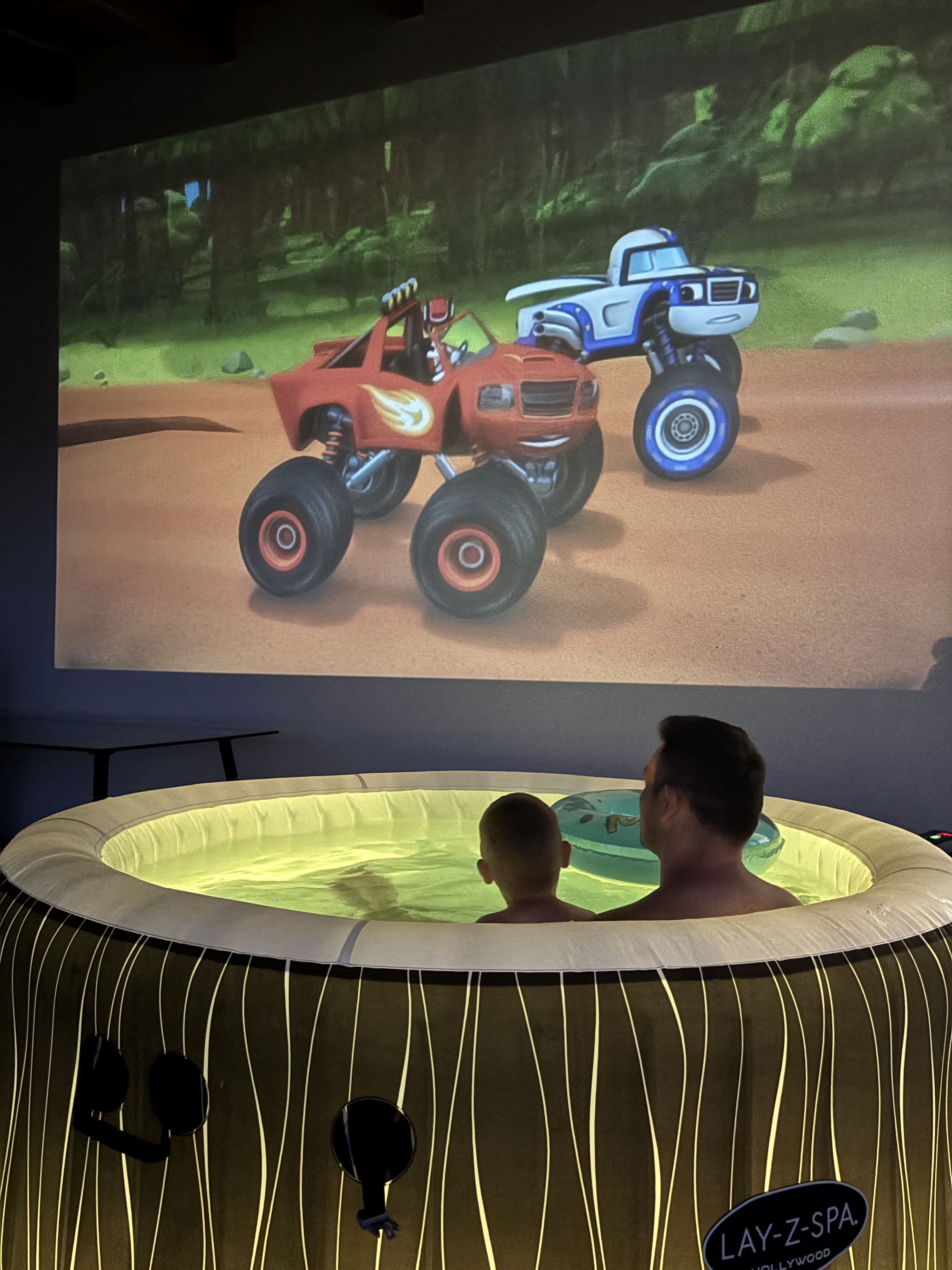 Dmuchane Jacuzzi Ogrodowe - Twój przydomowy luksus - Oświetlenie LED i poduszki GRATIS